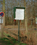 840212 Afbeelding van de lijst met toltarieven d.d. 22 maart 1831 in een kastje langs de Weg naar Rhijnauwen te ...